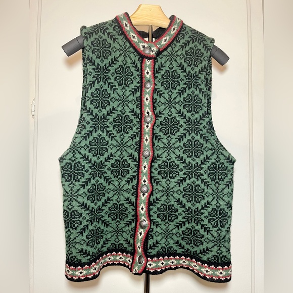 L.L. Bean Jackets & Blazers - L.L. Bean Winter festive Merino Wool Vest